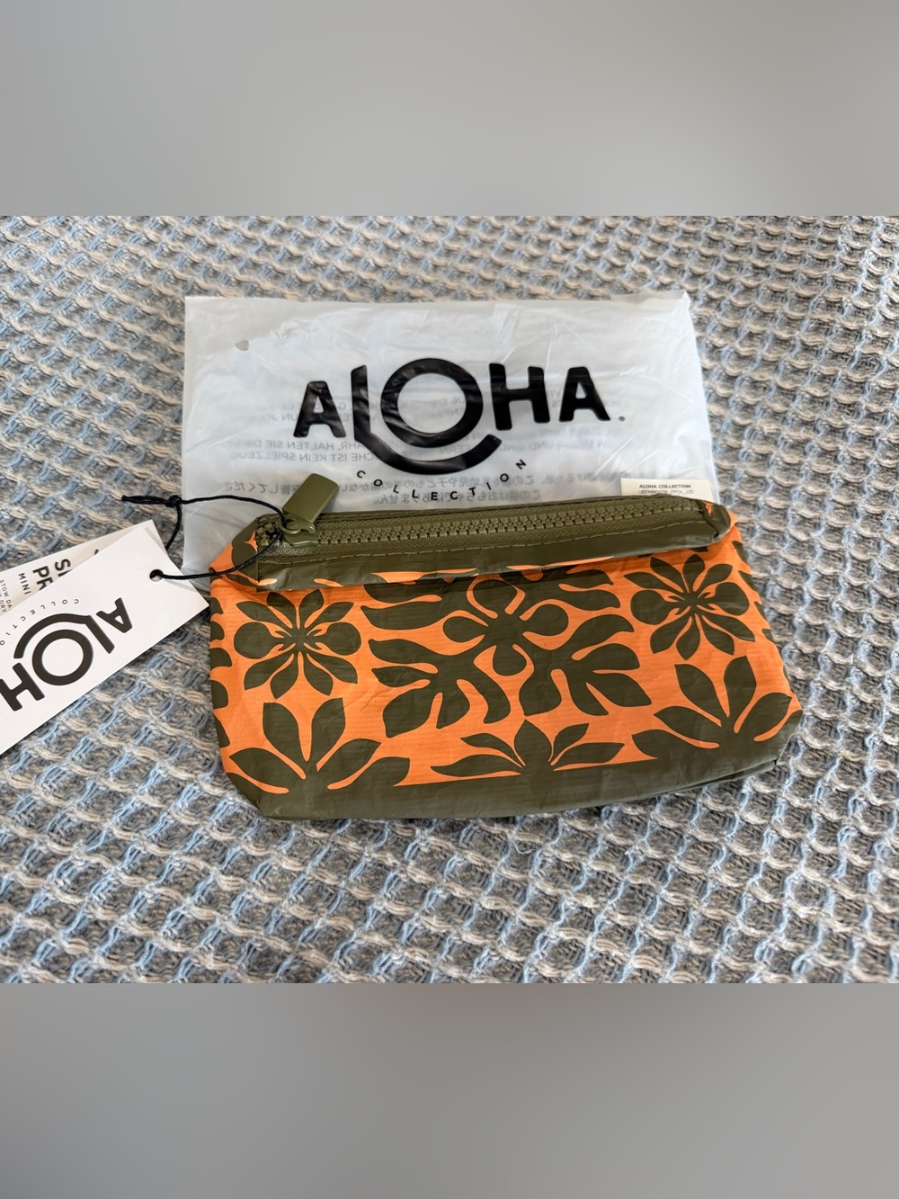 NWT Aloha Collection Mini Pouch
